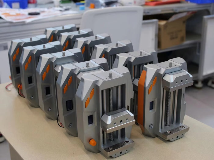 makagic vs01 smart vise during production and testing.