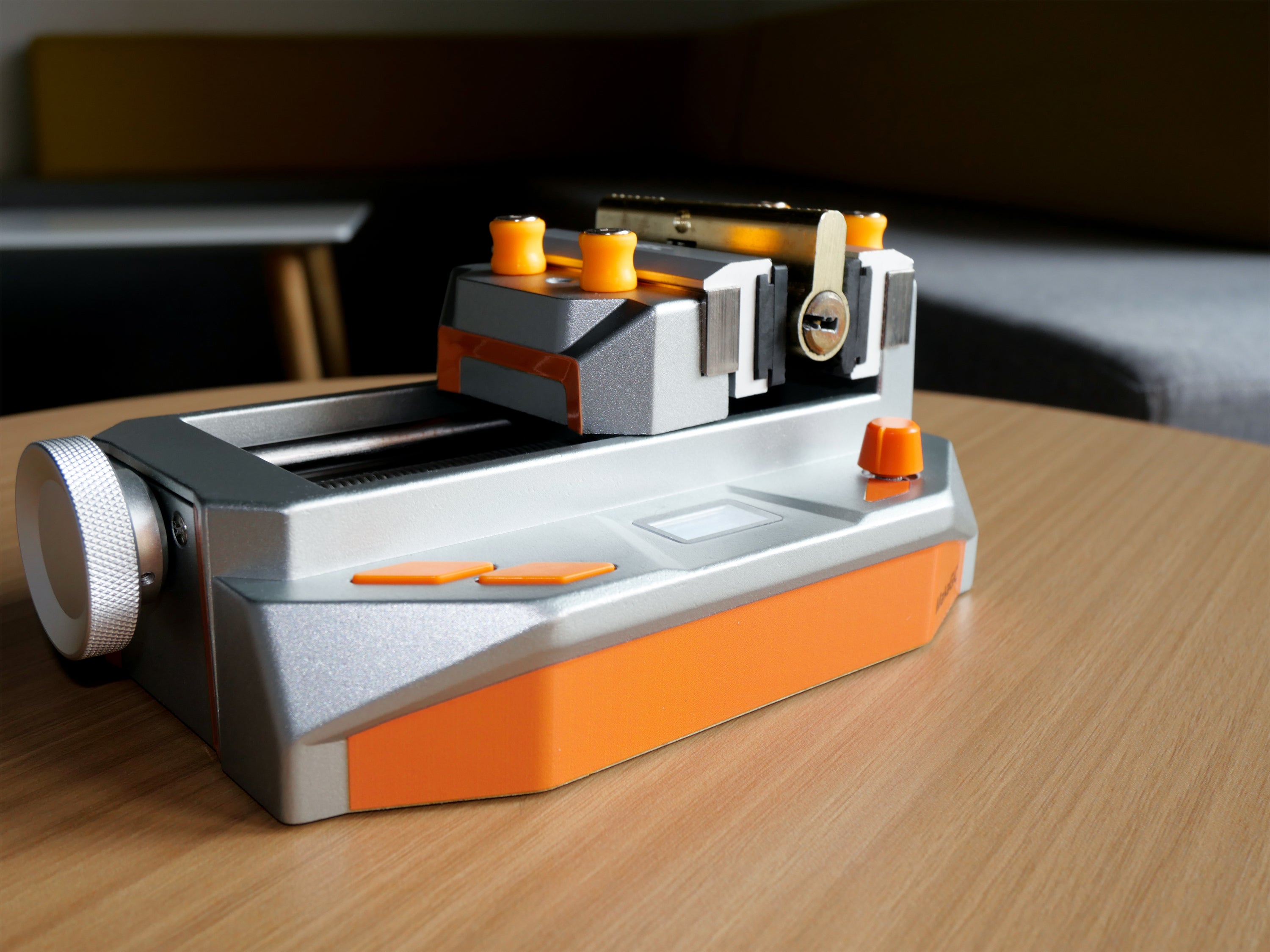 Makagic Clamping Tools – durable and easy-to-use tools designed for secure holding and precise work in DIY and professional projects.